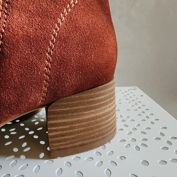 Lucky Brand Burgundy Brown Suede Zip-up Ankle Boots Sz 9 - Picture 11 of 13